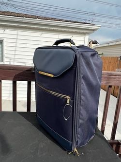 Nice, Clean Carry On Bag