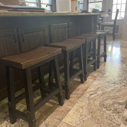 4 Bar Stools  24in 