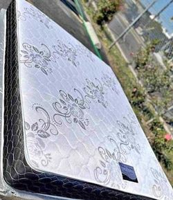 Moving Out Sale ||| Queen Mattress with Box Spring For Sale with Free Delivery