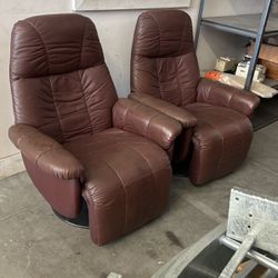 (Set of 2) Leather Recliner/Swivel chairs