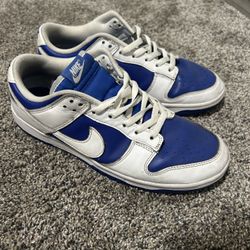 white and blue nike dunks 