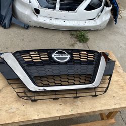 2019-2021 Grill Nissan Sentra