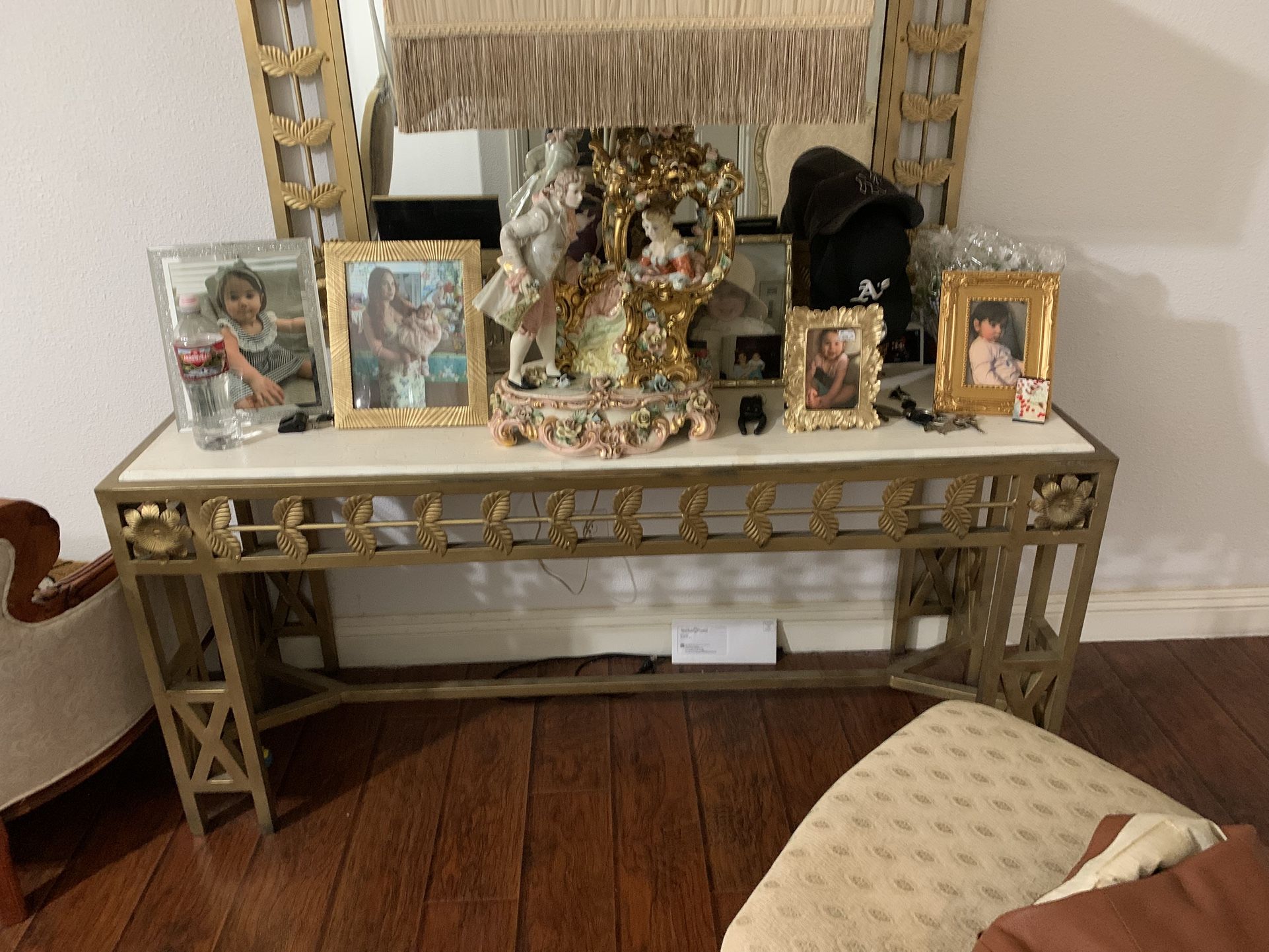 Hallway Table And Mirror.  Nice.   $200
