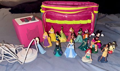 Toniebox with 17 Tonies