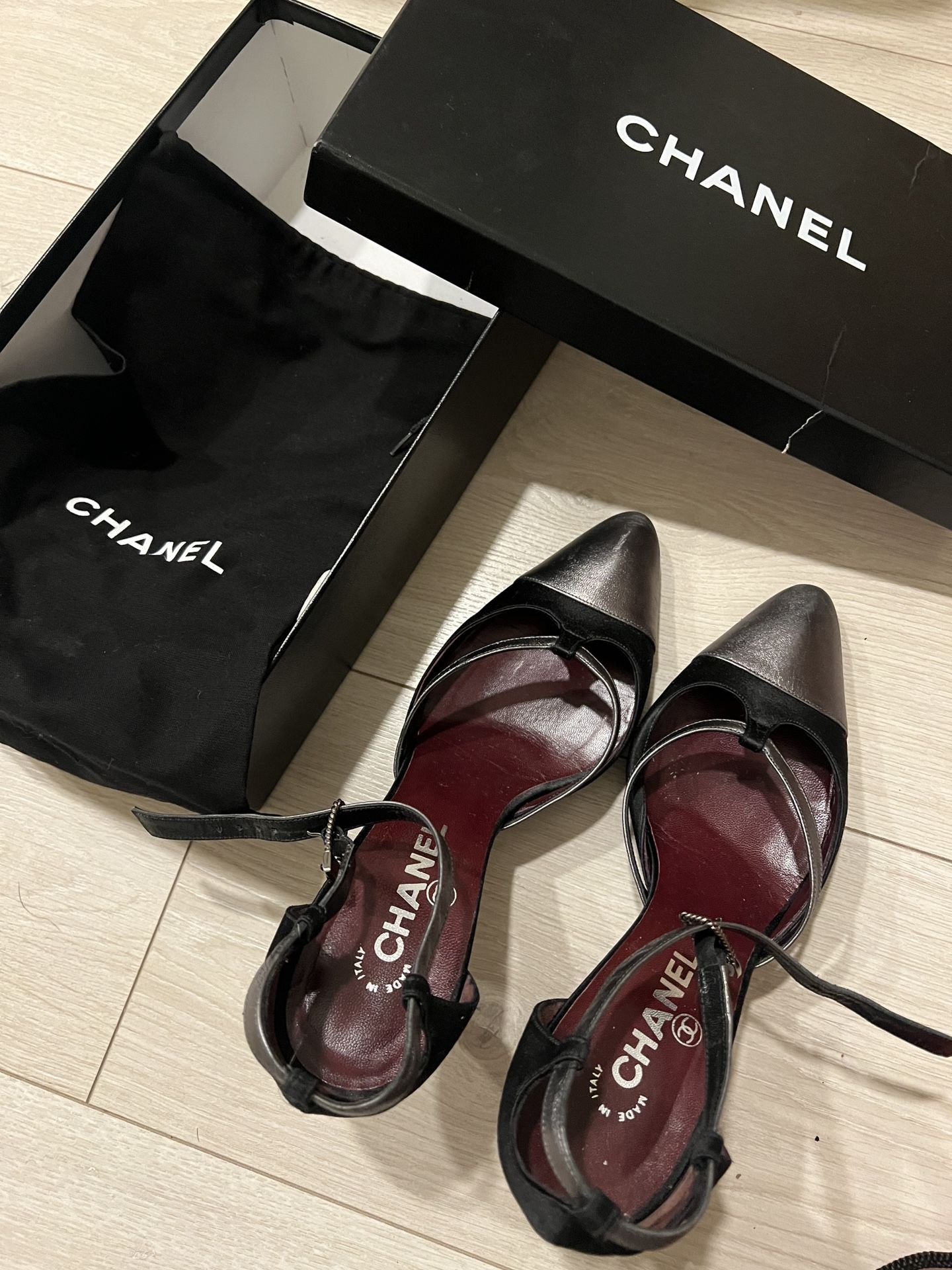 Vintage Chanel Kitten Heels