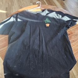 Mens Tshirt Size Large 