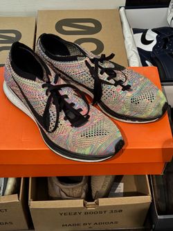 2016 Nike Flyknit Racer sz 9.5