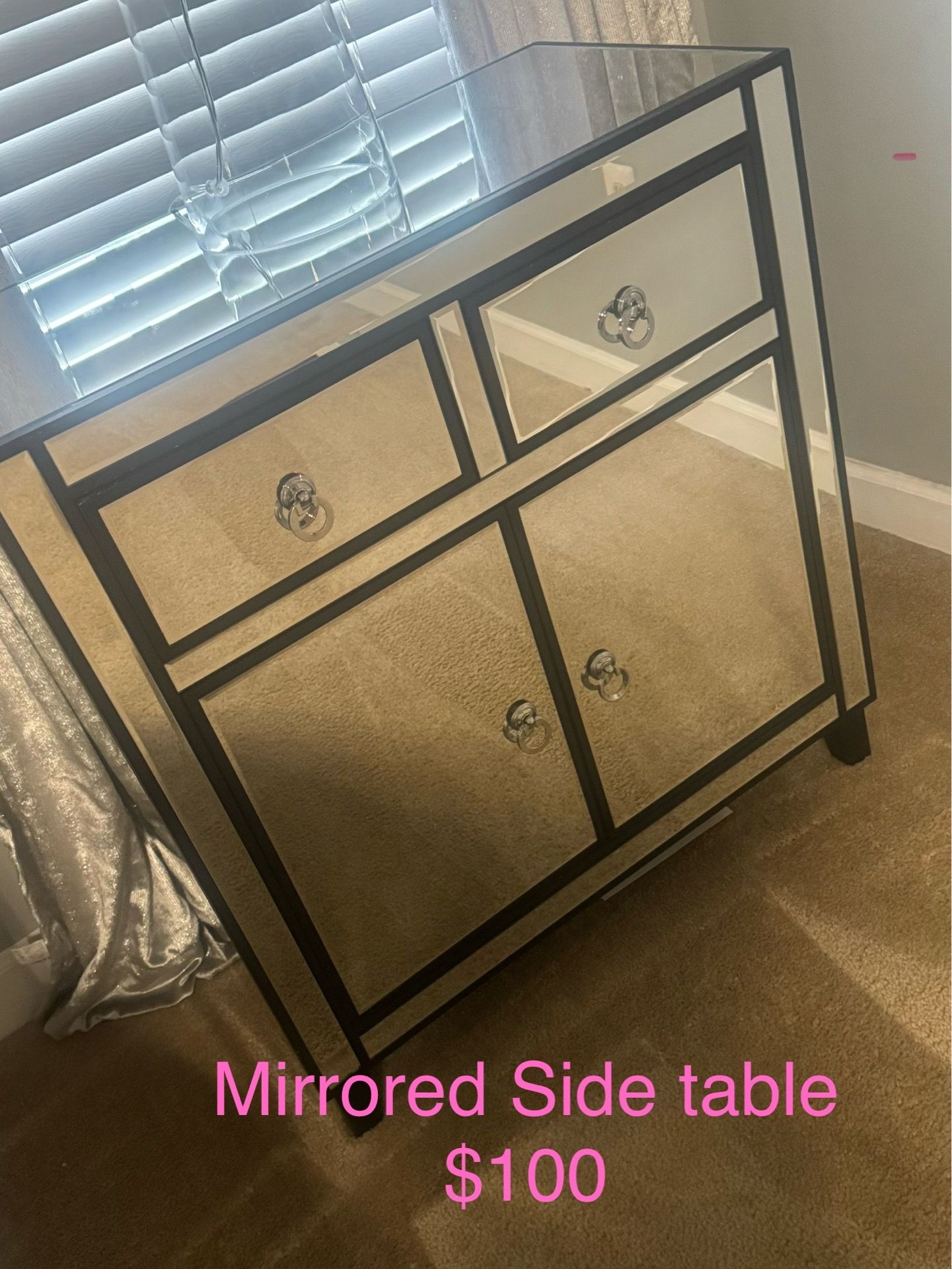 2 nightstand side tables
