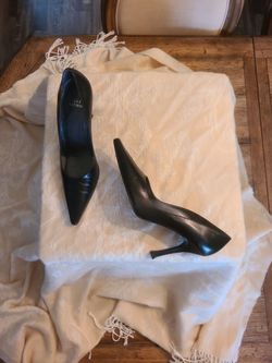 Stuart Weitzman Black 3-inch Stilettos