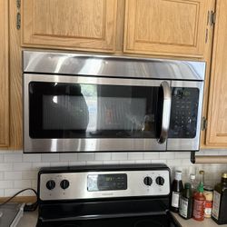 Frigidaire Oven And Microwave, Works Great Just Upgraded 