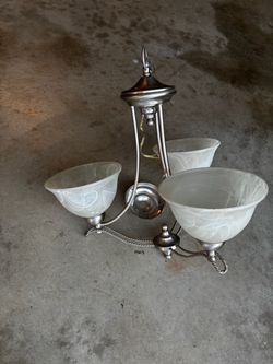 3  Light  Classic  Chandelier .