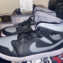 Jordan Mid Black and Gray