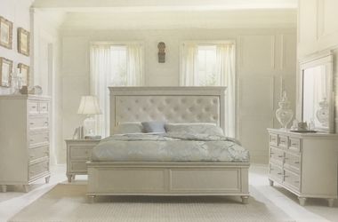 Queen Bedroom Set
