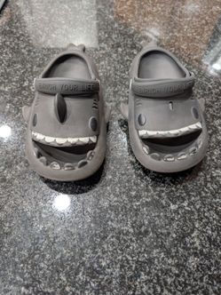 Toddler Boys shark shoes size 10