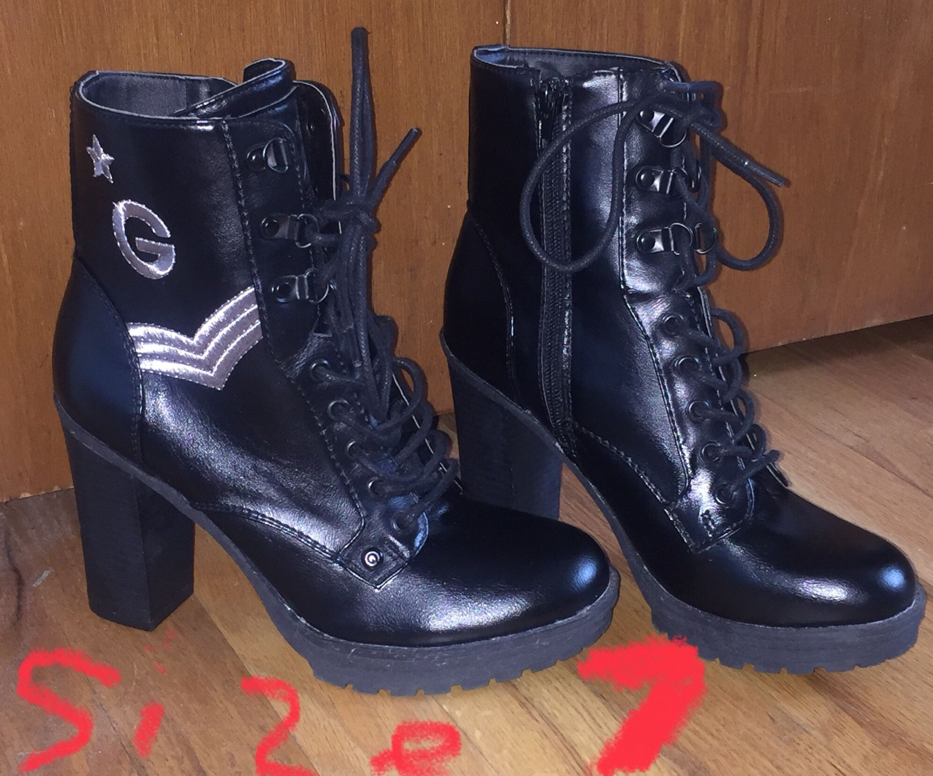 GUESS Womens G by Guess Gift Platform Lace-Up Ankle Boots, Black, s7