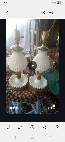 Vintage hobnail milk glass lamp