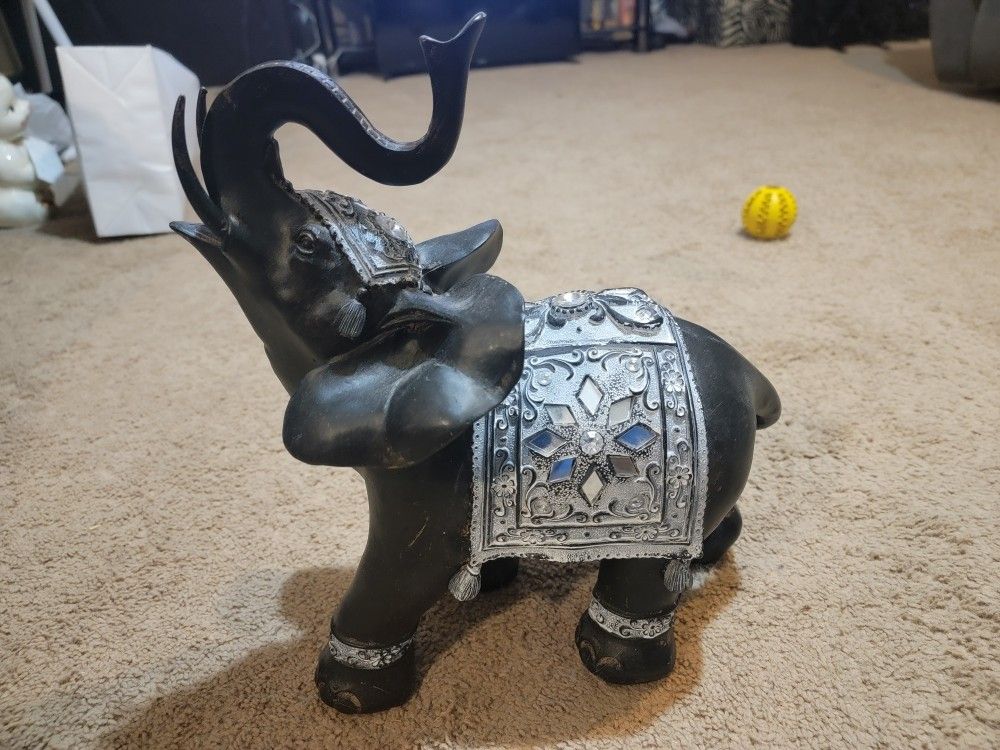 Backayia Resin Elephant 