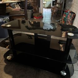 Glass TV Entertainment Stand/Table