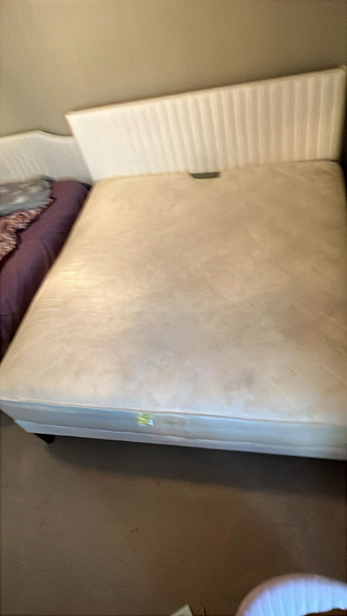 King Size Bed Frame And Heirloom Mattress 