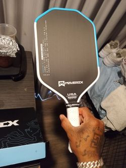 Maverix pickleball racket