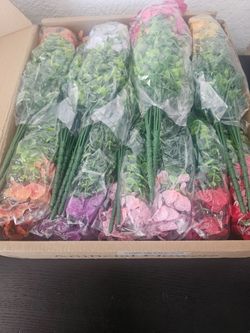 28 Packs of Artificial Flowers