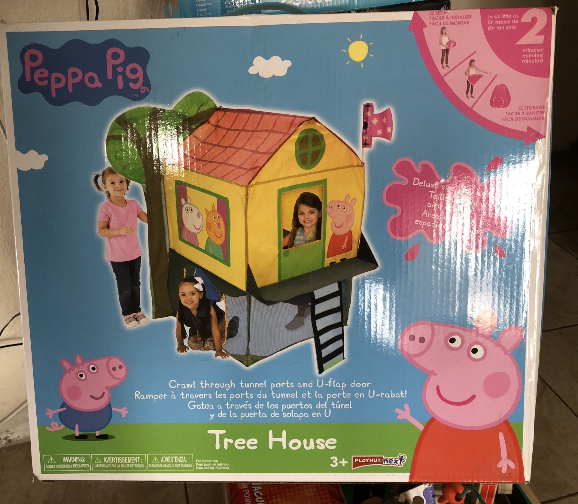 Props Pig Tree House