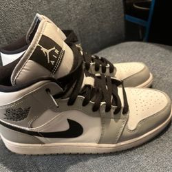 Jordan 1 Mid Light Smoke Size 10