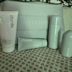 The Rhode set 