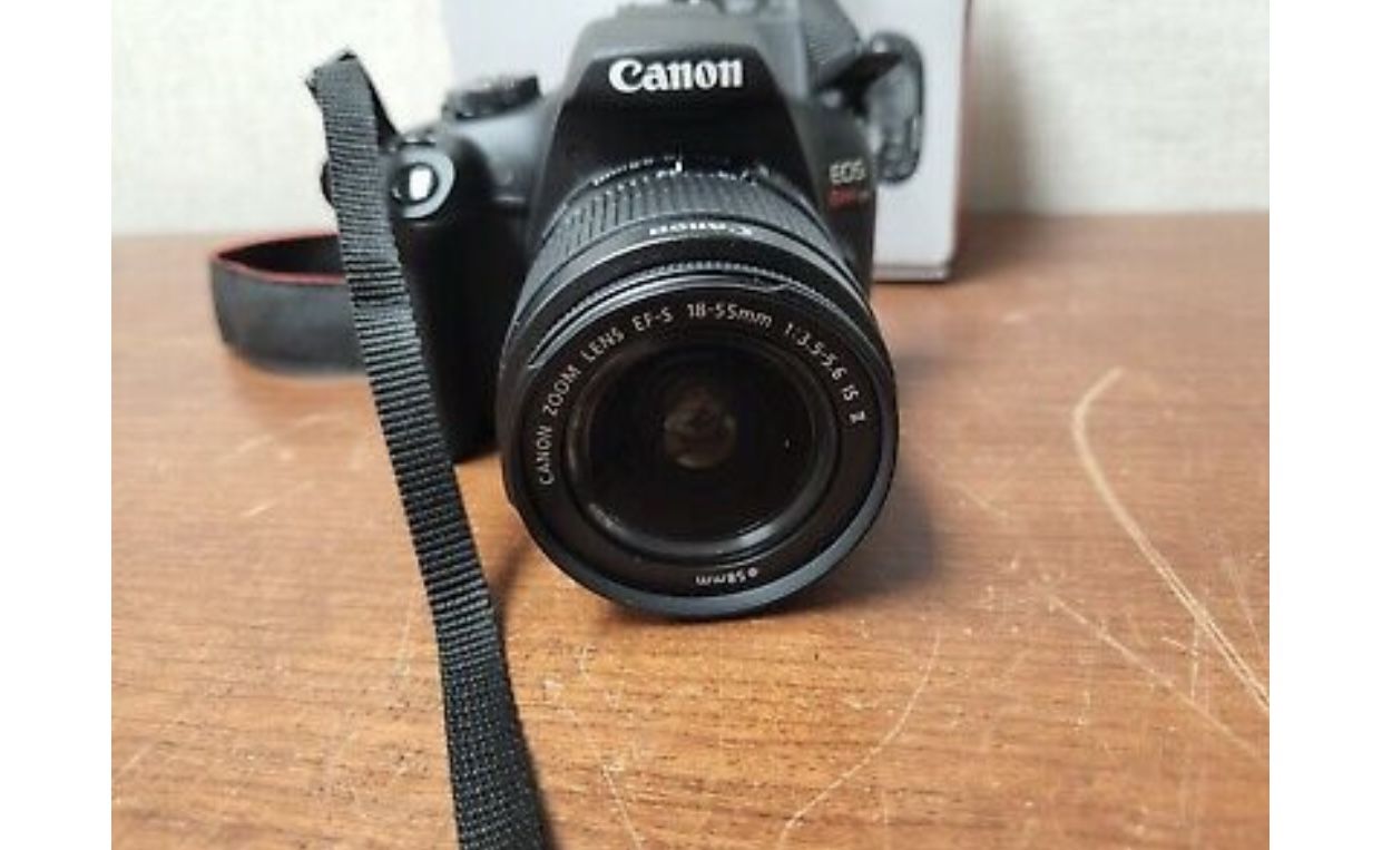 Canon Rebel T7 