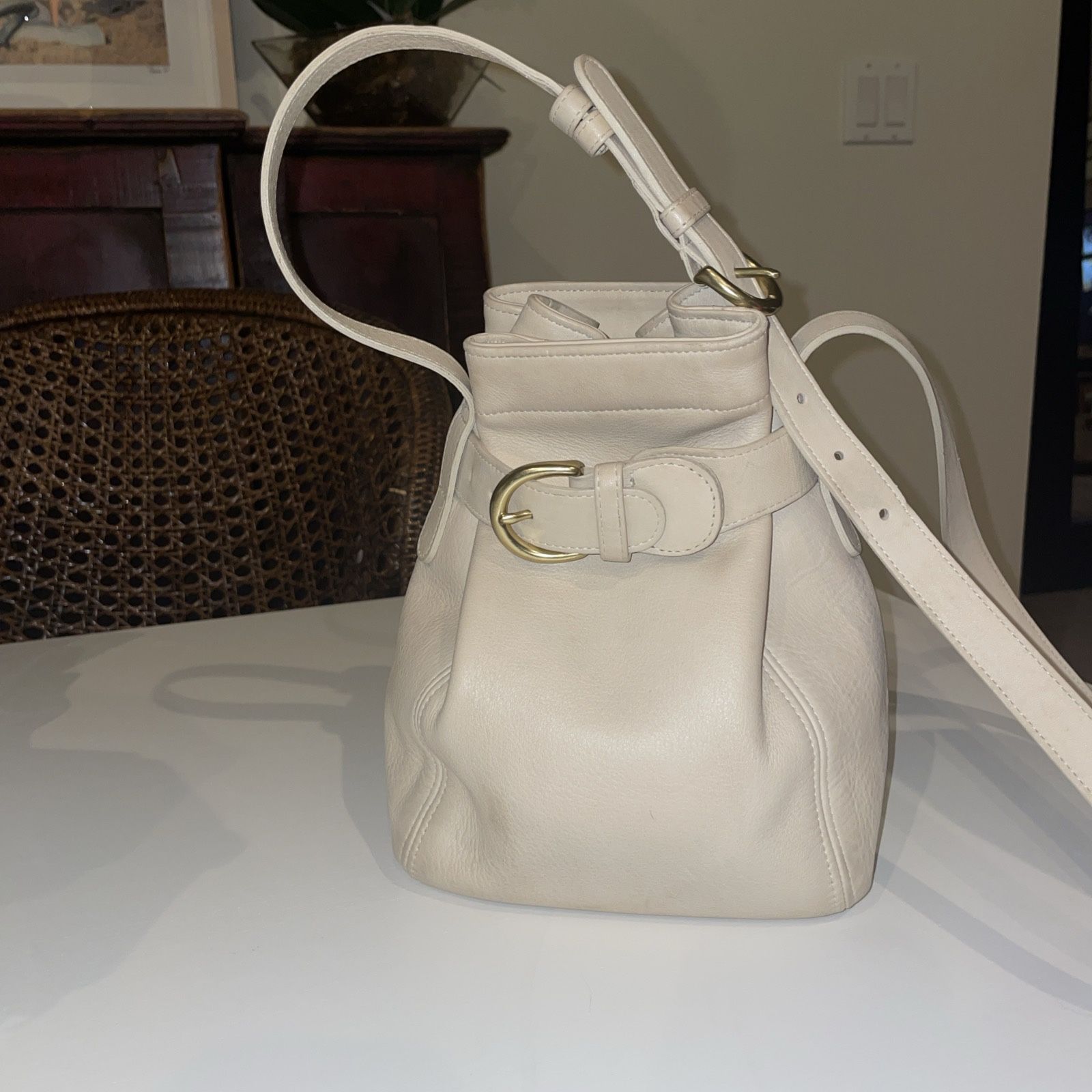 Vintage Coach 4156 Ivory Soho Bucket Bag Leather Crossbody Shoulder Handbag 7x9