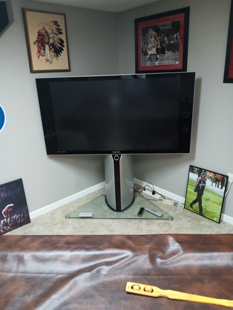 56' Inch Samsung Tv