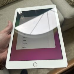 Apple IPad model A1893