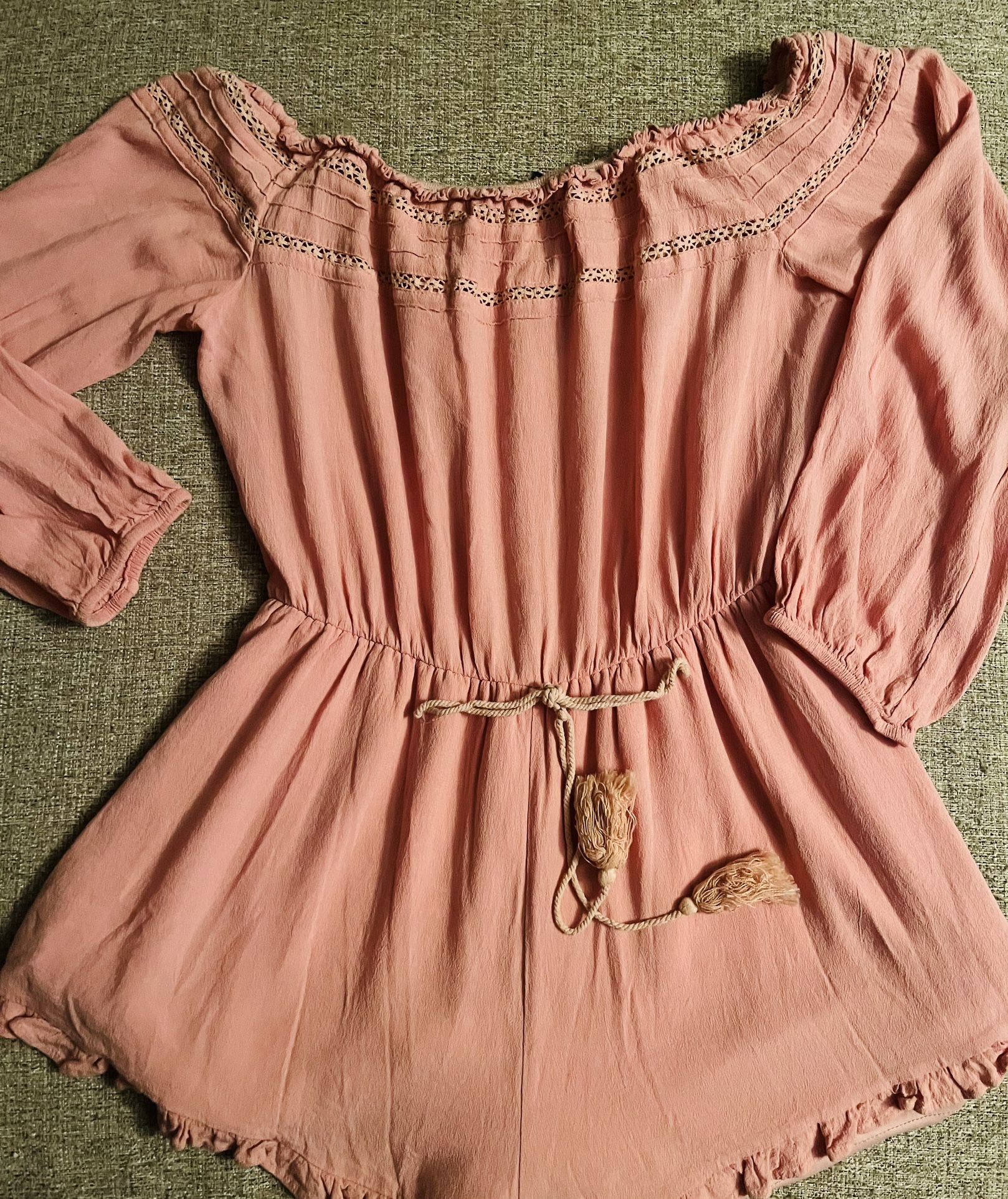 Adorable Women’s Large Romper