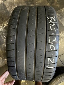 305/30/21 Michelin Pilot Sport