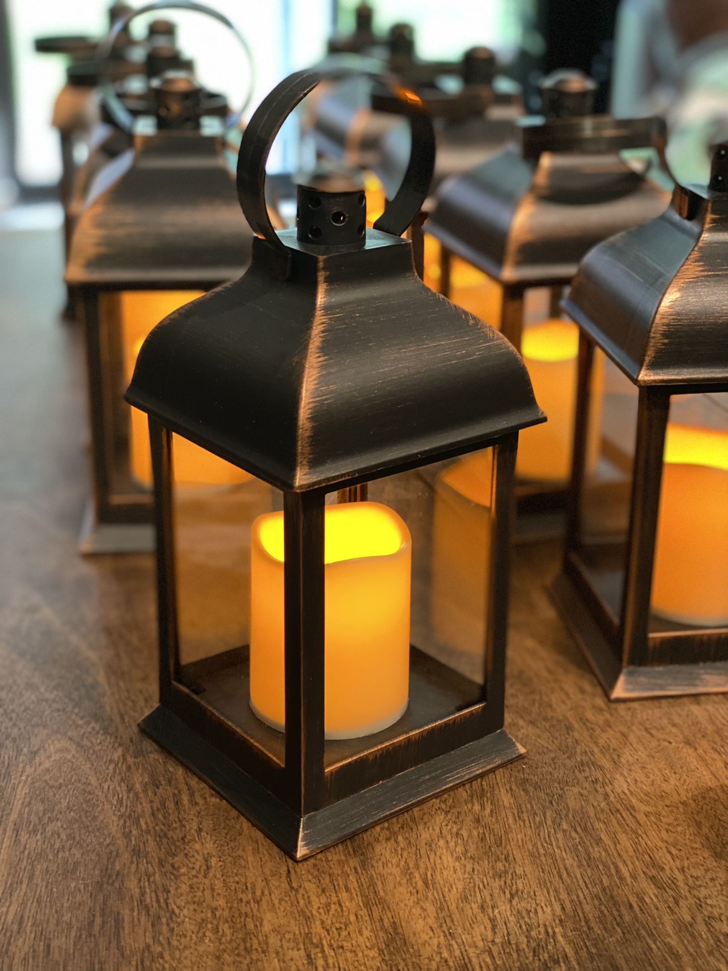 10 Centerpiece Lanterns W/ Batteries 