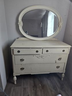 LA PUENTE - FURNITURE SALE