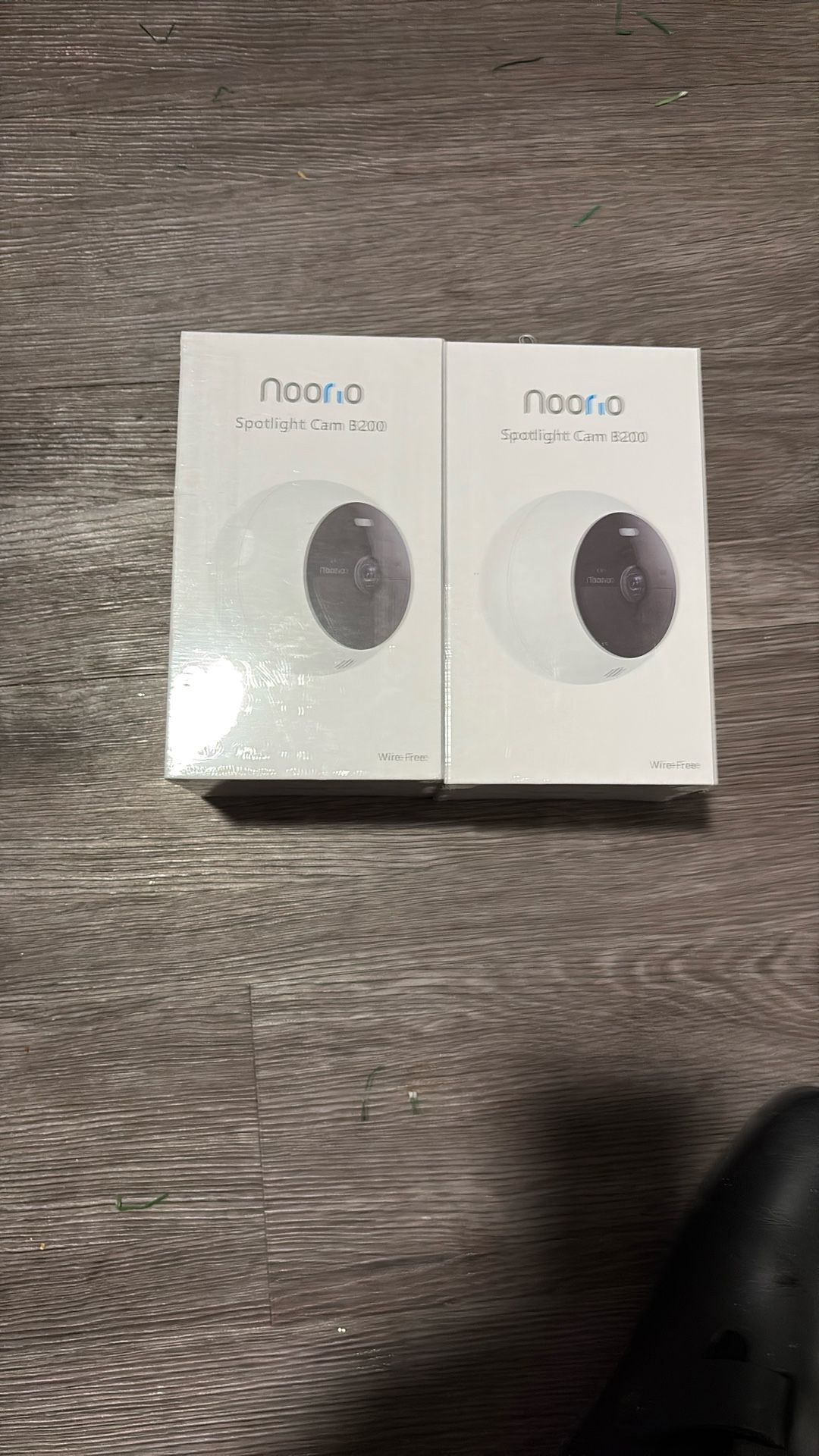 Noorio Spotlight Cam B200 Wire Free