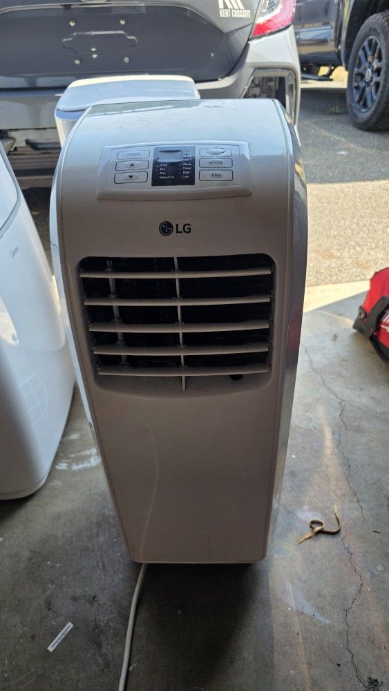 LG LP0815WNR 8,000 BTU Portable Air Conditioner