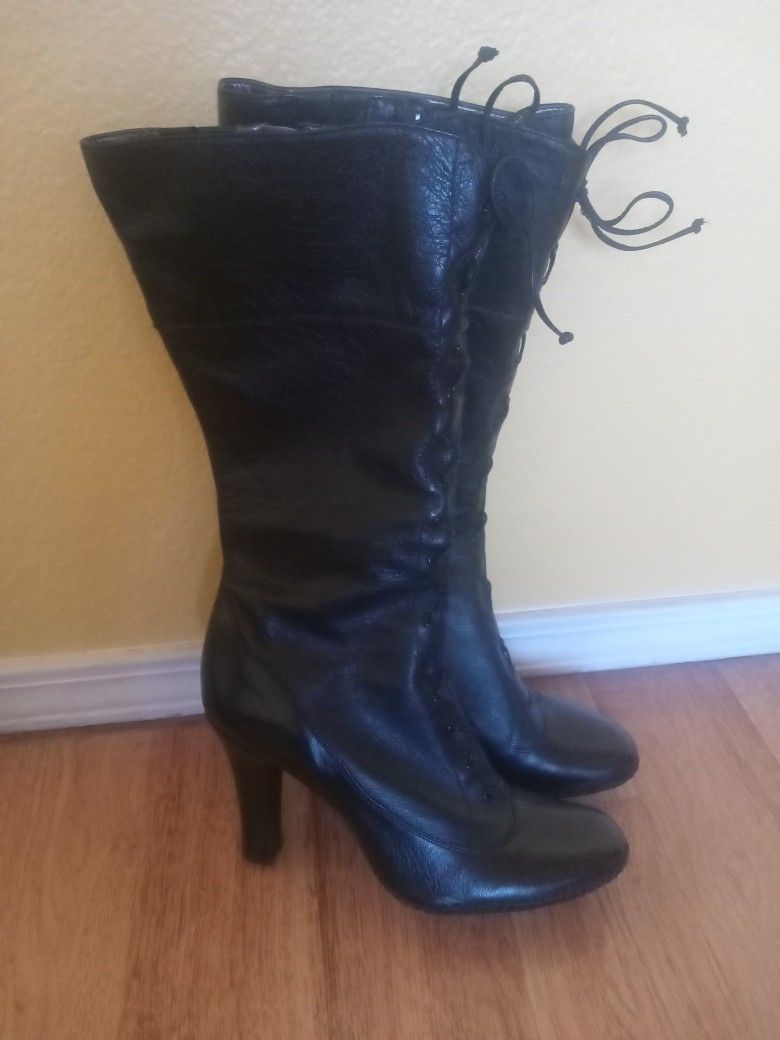 Beautiful new Gianni Bini soft leather boots, with zipper/tie up. 