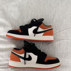 Air Jordan 1 Low “Shattered Backboard”