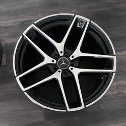 21 Inch AMG Mercedes Wheels (staggered)