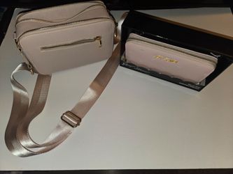 Betsy Johnson  wallet