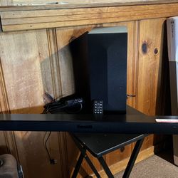 LG SK4D 2.1-Channel 300W Soundbar with Wireless Subwoofer and Bluetooth® Connectivity