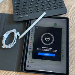 iPad Pro 11” (Face ID / 2020 model) 2nd Generation 128GB with keyboard case,  pen & Accessories 