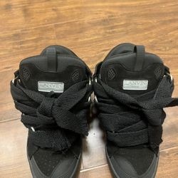 All Black Lavin Curb