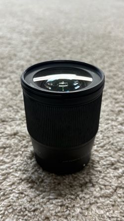 Sigma 16mm f/1.4 Sony E-Mount Lens — BROKEN / Parts or Repair