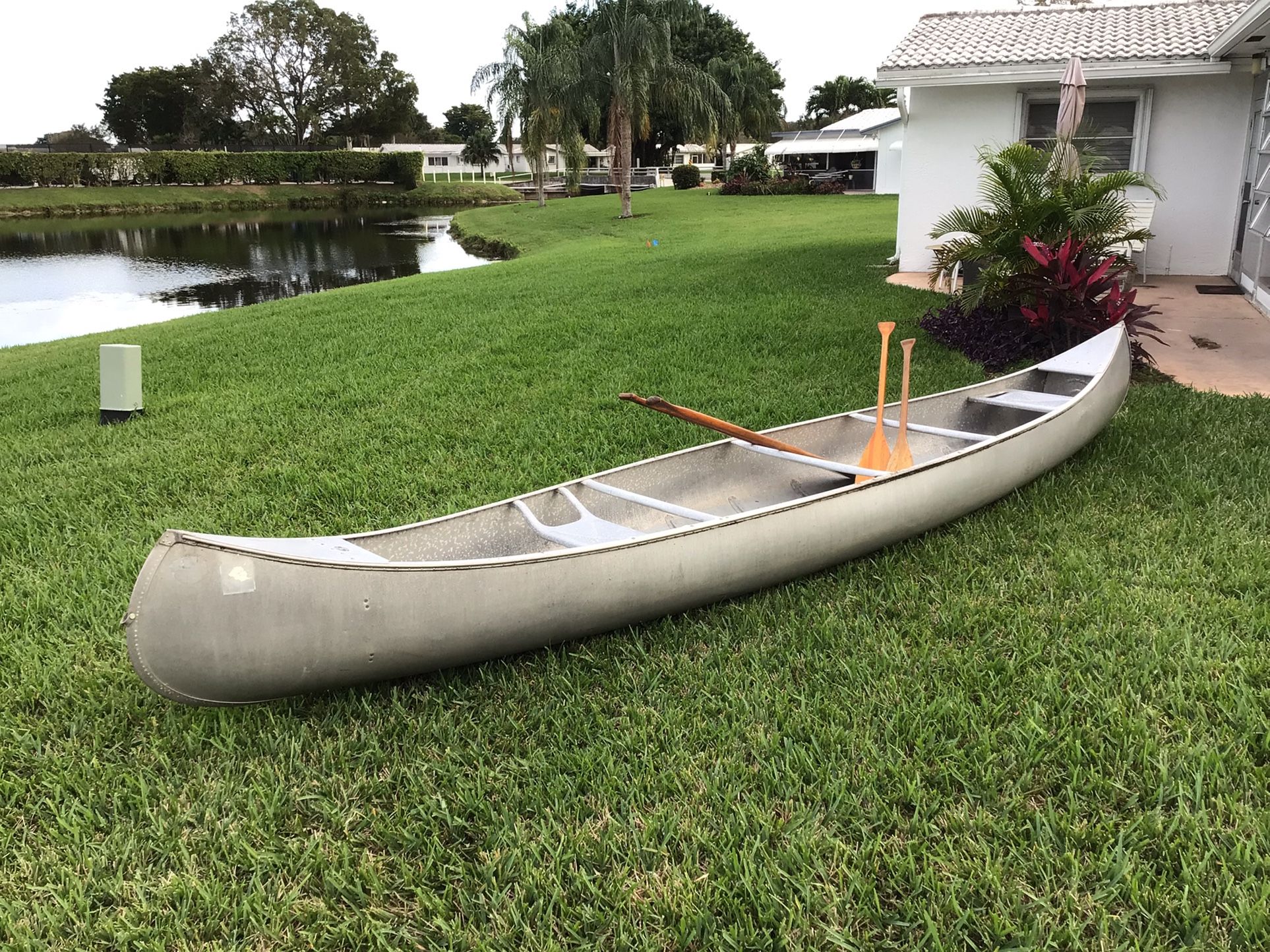 Grumman 20’ Aluminum Canoe