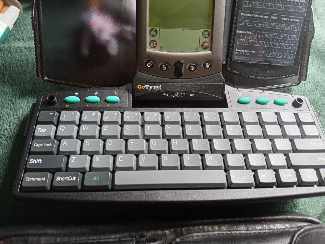 Palm Vx Palmpilot And LandWare GoType Portable Keyboard With