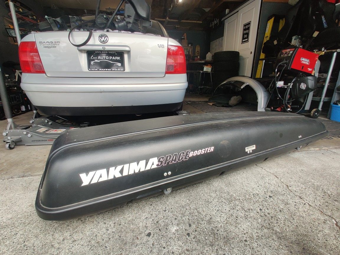 Yakima Space Booster roof box for Sale in Kent, WA OfferUp