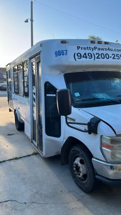 E-450 Superduty Ford Bus E-series